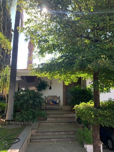 Venta Hermosa Residencia En San Gonzalo, Zapopan, Jalisco En San Gonzalo