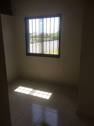 Imagen 6 de 6 de Se Alquila Galpón En Zona Ind. Los Pinos