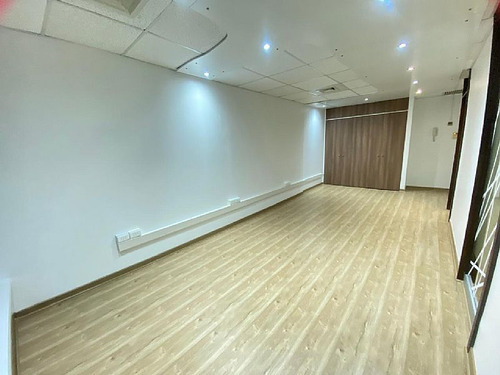 Oficina 1 Privado +openspace+1 Estac. En Las Condes
