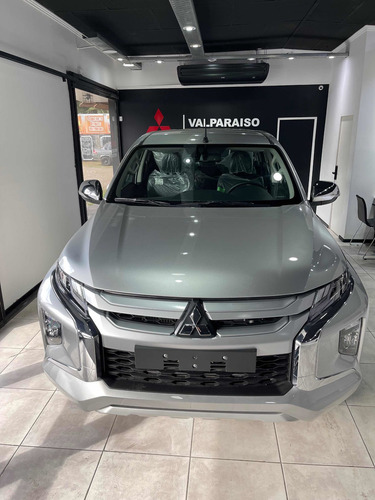 Imagen 6 de 17 de Mitsubishi L200 2022 2.4 Di-d High Power 181cv 2023 0km