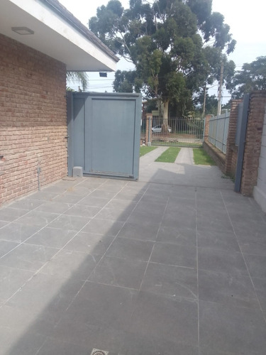 Vendo Con Renta De Usd 3.000 1.400m2 El Pinar Canelones