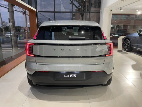 Volvo EX30 51 KW ELÉTRICO CORE