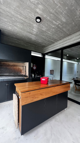 Casa En Venta - Barrio Solares De Zapiola