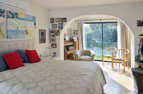 Casa En Venta De 5 Dorm .san Carlos Apoquindo Las Condes