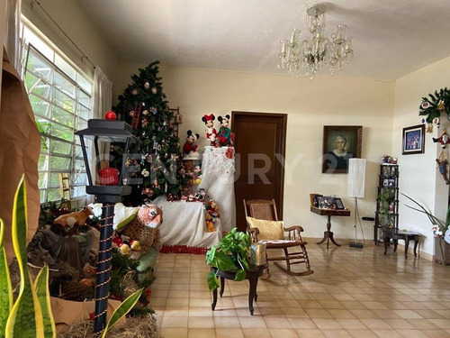 Imagen 8 de 30 de Casa En Venta En Avenida Colon Mérida Yucatán