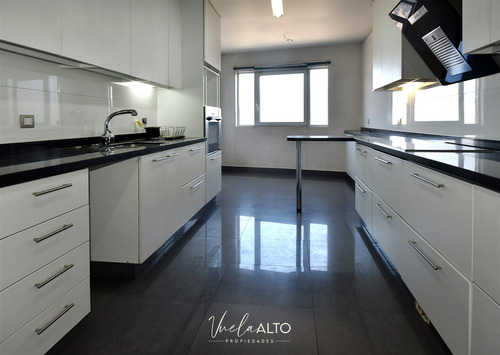 Depto.subida Sta. Teresa Vitacura / Jardin Y Piscina Privada