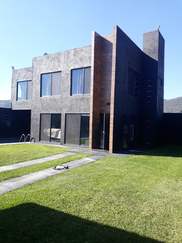 Casa Con 3 Recamaras 3 Baños 2 Pisos