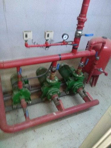 Imagen 8 de 13 de Galpon Sobre 9 X 60 En 2 Plantas Con Local Y Vivienda 3 Amb.