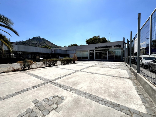 Gran Local Comercial En Arriendo Recoleta, Ideal Automotora