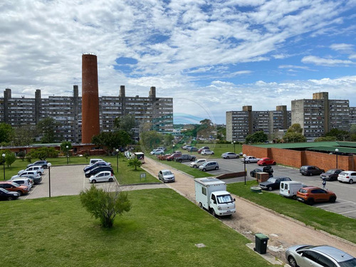 Venta Apartamento 2 Dormitorios, Camino Carrasco Vicman