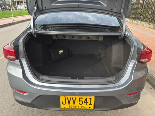 Chevrolet Onix 1.0T Premier Sedan At