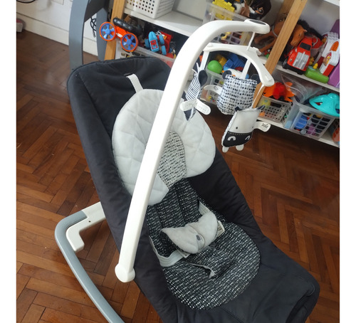 Silla Mecedora Para Bebé Joie Dreamer. Negro Dreamer (Usado)