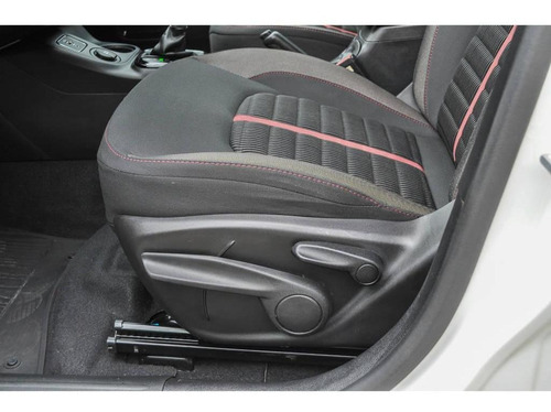 Imagem 12 de 15 de Fiat Toro Freedom 1.8 At6