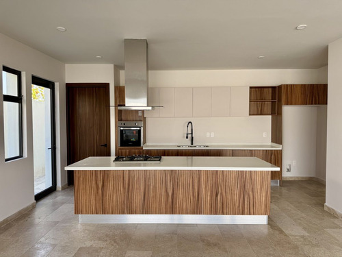 Vive Con Estilo, Cluster Con Alberca- Velasur