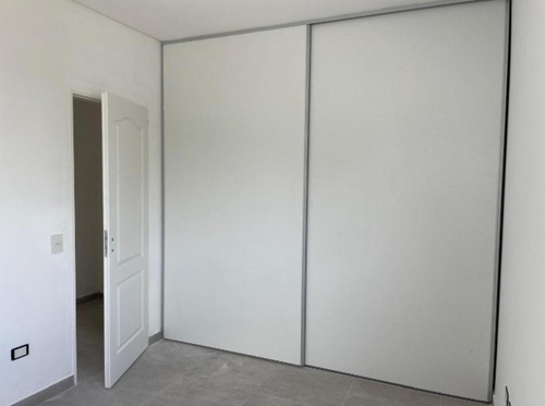 Dúplex En Venta - 2 Dormitorios 2 Baños - Cochera - 238mts2 - Pilar