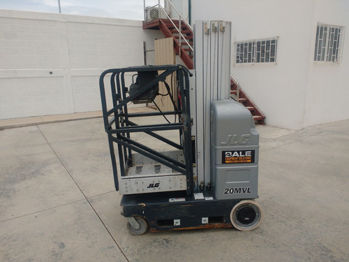 Imagen 4 de 10 de Plataforma Autopropulsada Canastilla Elevadora JLG (genie)