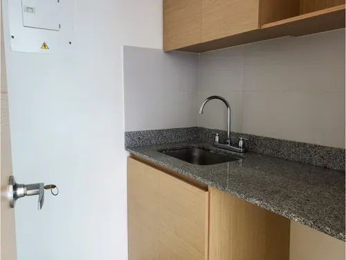 Oficina En Arriendo En Moderna Torre Empresarial En El Poblado