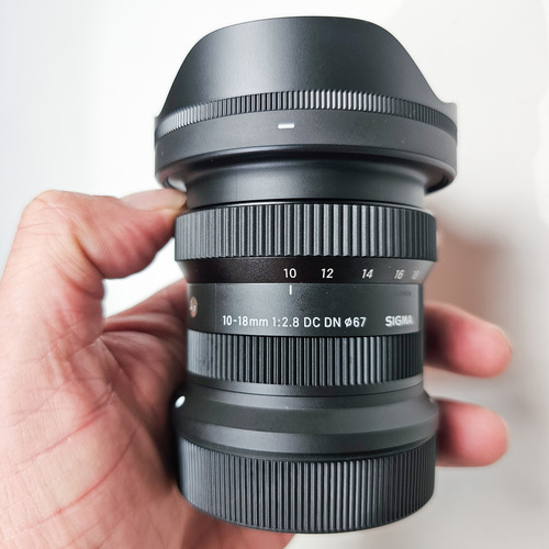 Lente Sigma 10-18 Mm F2.8 Dc Dn Canon Rf Black Frame Rf Preto (Usado)