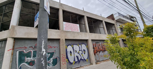 Imagen 3 de 10 de En Venta En El Palomar Local A Estrenar En Esquina De 75m2 Mas Entrepiso De 75m2 Con Baño, Entrega Inmediata Frente A La Estacion El Palomar. F: 9076