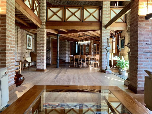 Imagen 10 de 30 de Casa En Venta En Barrio Jardín Espinosa. 3 Dormitorios. Quincho Y Pileta.