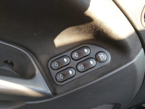 Imagem 6 de 12 de Fiesta 1.6 Mpi Hatch 8v Flex 4p Manual