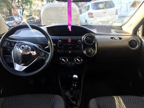 Toyota Etios Xs 1.5 6m/t 2018 Chocado