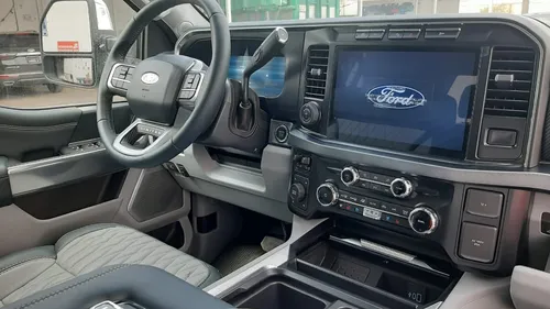 Ford F-250 Limited Diesel 6.7l V8 Ta