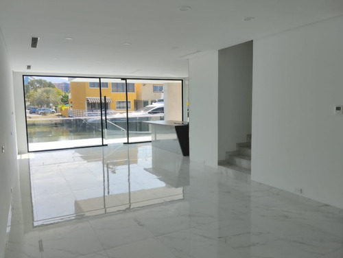 En Venta Hermosa Casa Bote B A Estrenar Con Diseño Y Acabados Modernos