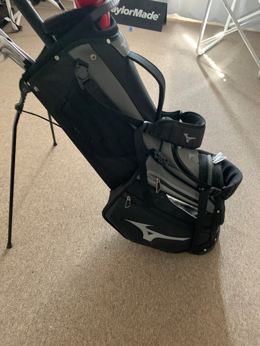 Mizuno Tour Stand 2020