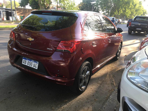 Imagen 5 de 8 de Chevrolet Onix 2017 1.4 Effect 98cv