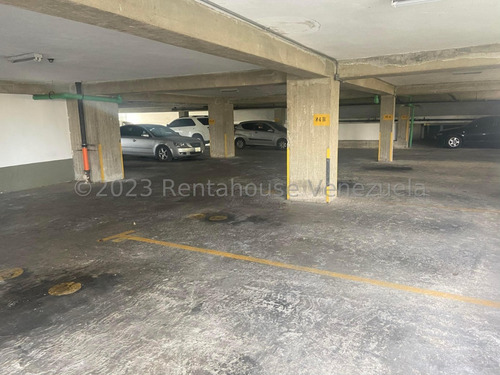 Apartamento En Alquiler, Urb. La Alameda