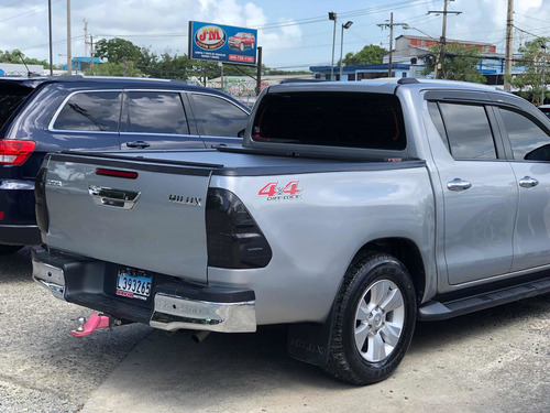 Imagen 3 de 8 de Toyota Hilux 2.4