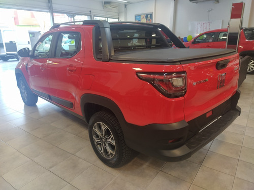 Imagen 6 de 15 de Fiat Strada Volcano Roja 2022 0 Km Adelanto Y Cuotas.