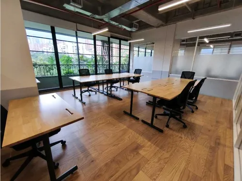 Oficina Amoblada Arriendo De 1.306m2 En Medellín Poblado