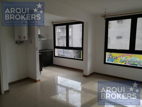 Apartamento De Monoambiente En Venta Con Renta En Tres Cruces