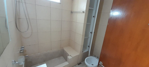 Casa Tipo Ph 3 Ambientes Muy Comodo En Castelar