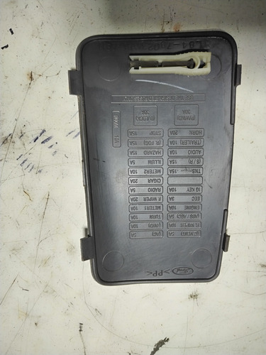 Tapa Fusibles Piloto Ford Escape 2003 07 (Usado)
