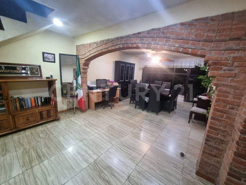 Casa En Venta Con Local Comercial Y Departamento En Pantitlán