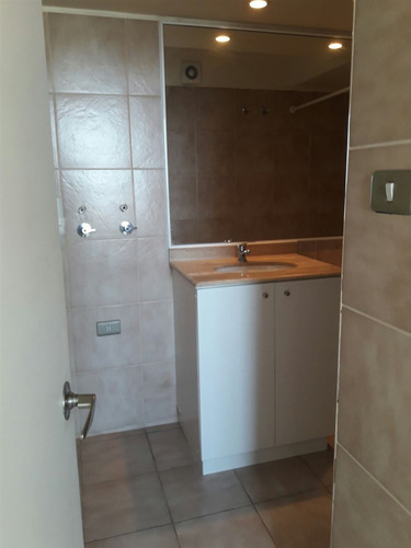 Departamento En Arriendo De 2 Dorm. En Dieciocho 715