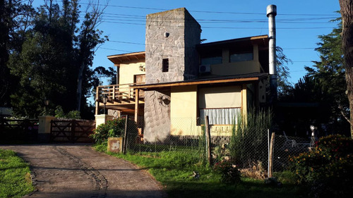 Casa En Venta - 2 Dormitorios 2 Baños Patio - 400mts2 Cubiertos - Mar Del Plata