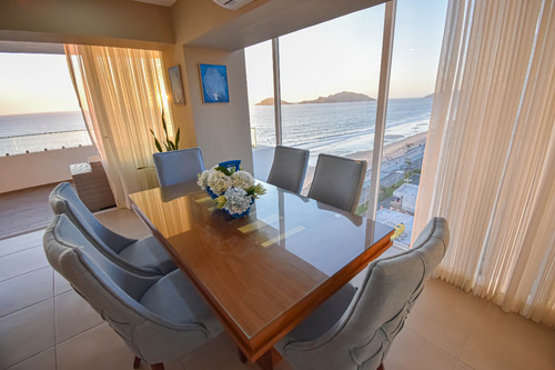 Condominio En Cristal Bay - 2 Recámaras, Vista Al Mar - Ideal Para Vivir O Invertir - $9,500,000 Mxn