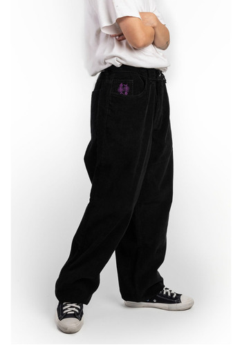 Imagen 2 de 7 de Pantalón De Corderoy Hubbsi Woodoo - Negro