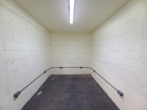 Bodega De 800m2 En Condominio, Vigilancia Las 24hrs. Disponible En Julio
