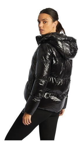 Imagen 2 de 10 de Campera Abrigo Reves Svart Mujer Moda Con Capucha Vinilica