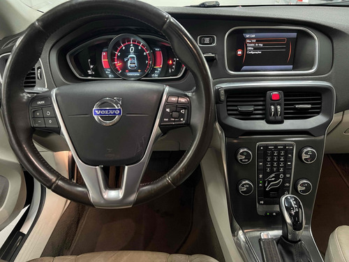Volvo V40 2.0 T5 CROSS COUNTRY AWD TURBO GASOLINA 4P AUTOMÁTICO