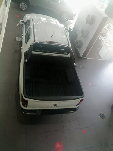 Peugeot Landtrek 2021 2.4l Cabina Doble 4x2