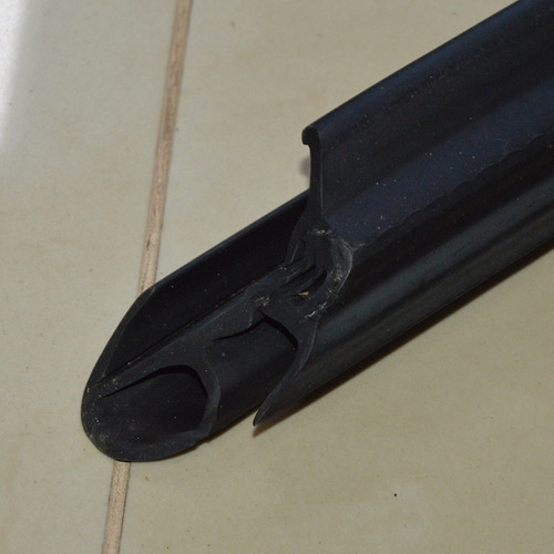 Imagem 3 de 4 de Borracha Superior Da Porta Direita Da F250