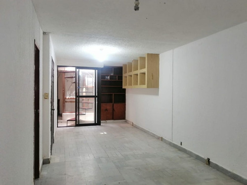 Imagen 13 de 15 de En El Corazón De La Ciudad; Hazte De Esta Casa Con Local Co