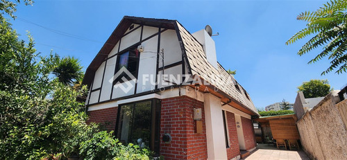 Casa En Venta De 5 Dorm. En Las Condes