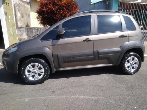 Fiat Idea 2014 1.8 16v Adventure Flex 5p